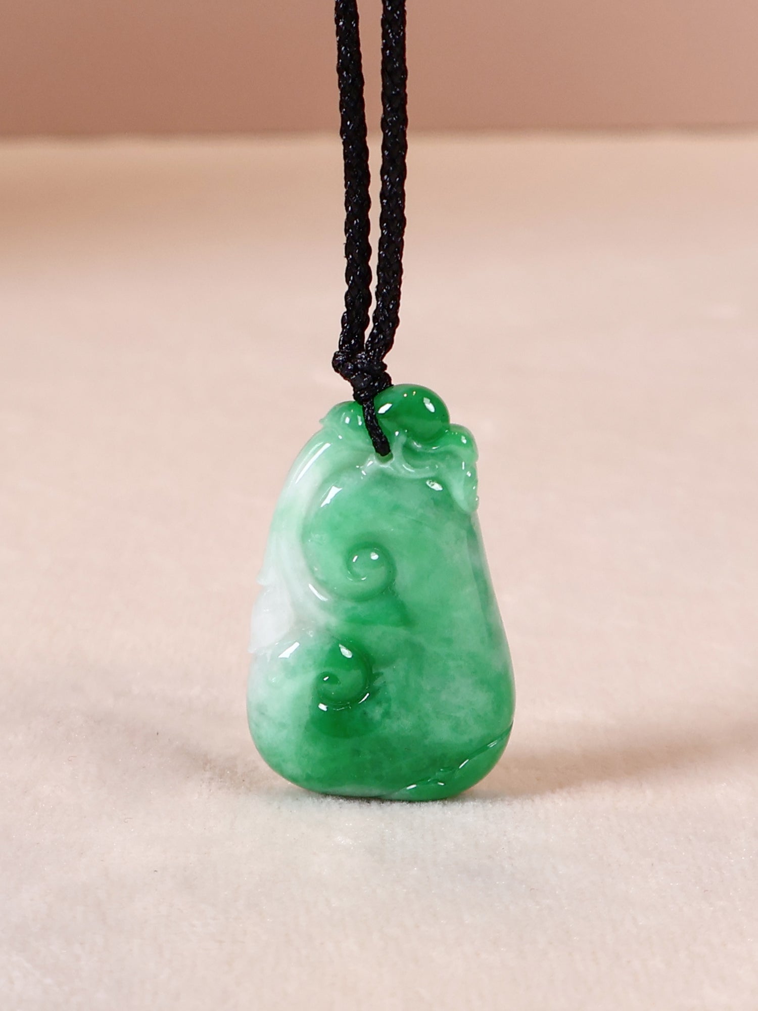 Green Natural Ruyi Jade Pendant Necklace