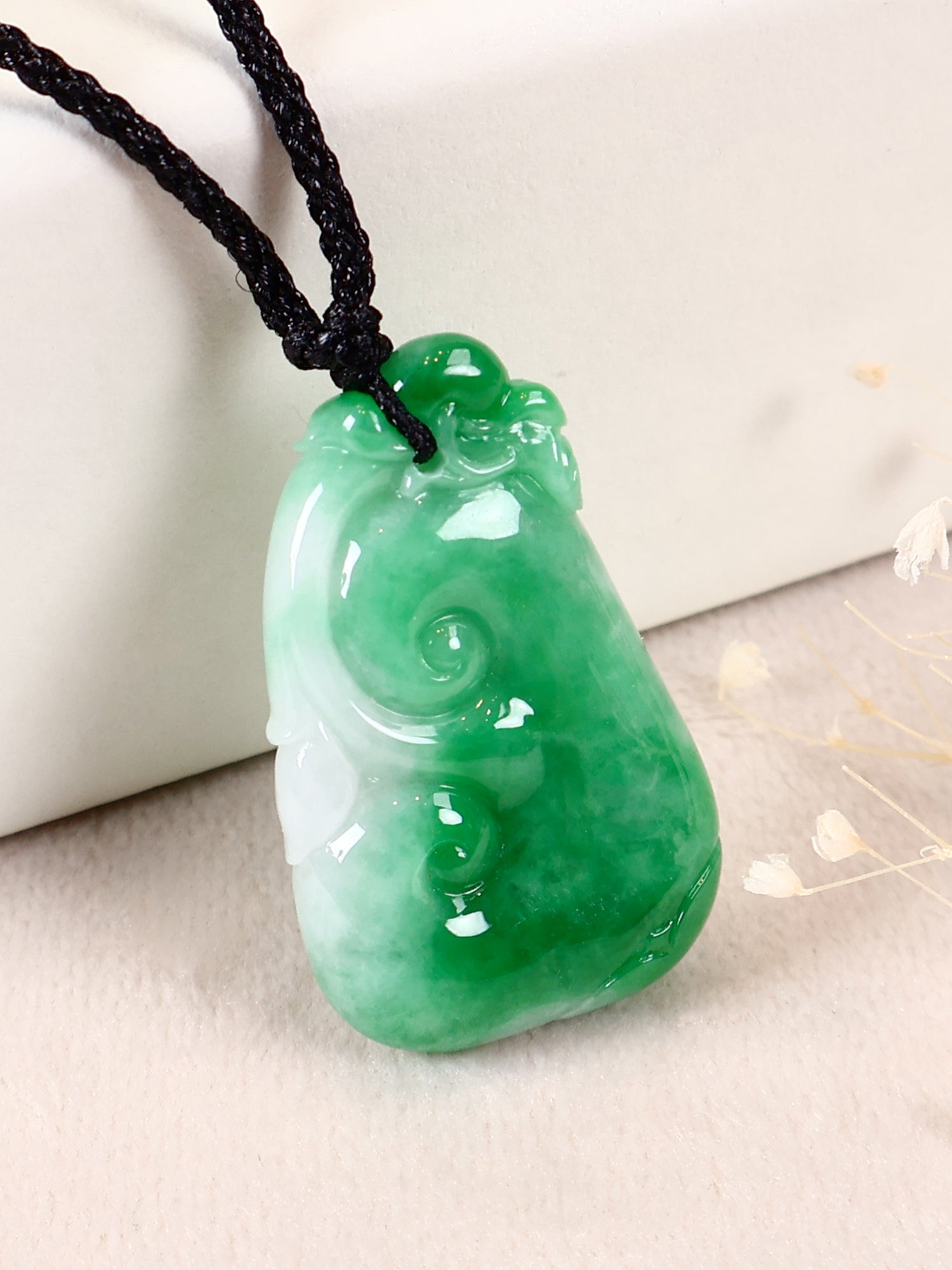 Green Natural Ruyi Jade Pendant Necklace