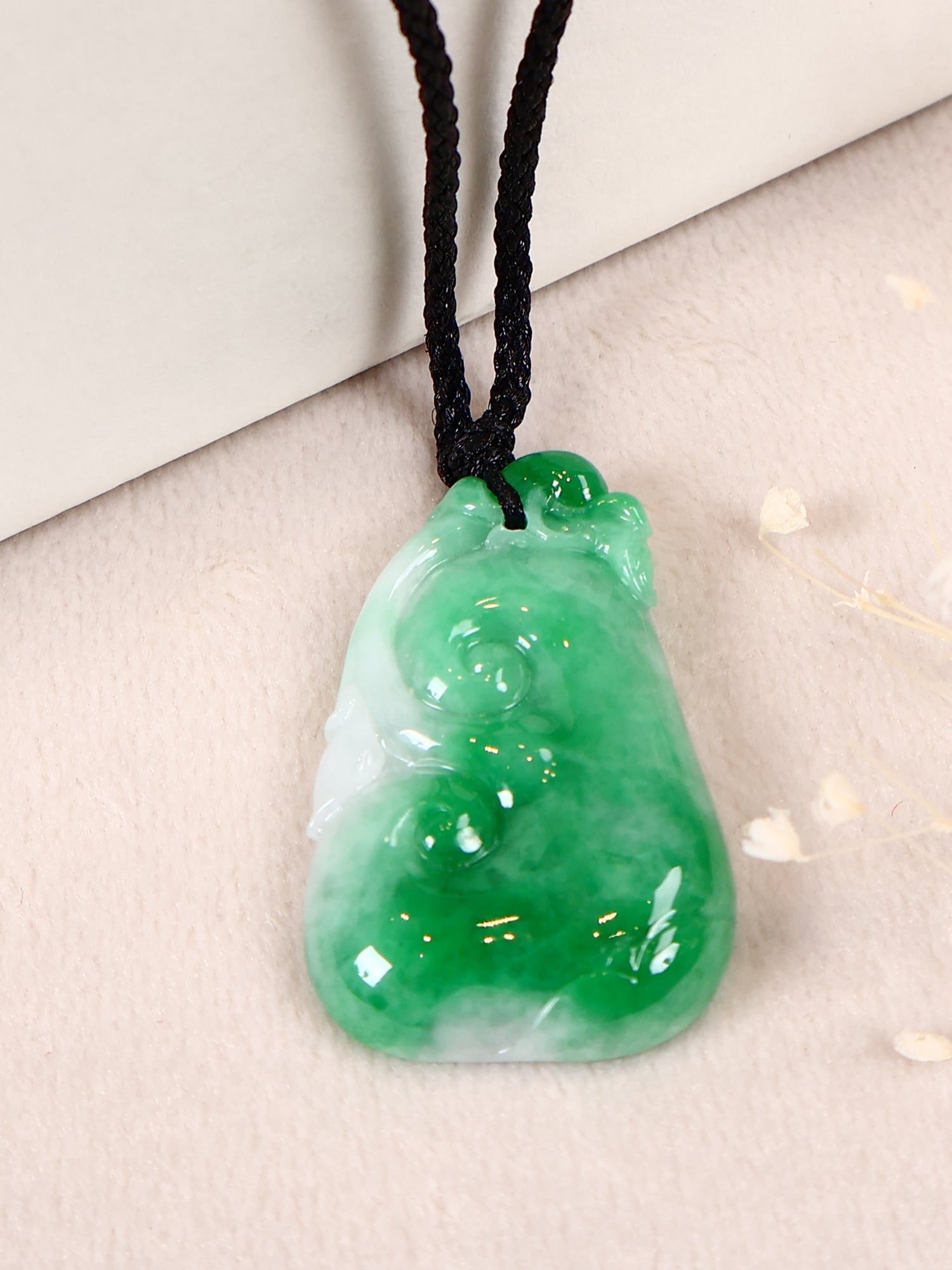 Green Natural Ruyi Jade Pendant Necklace