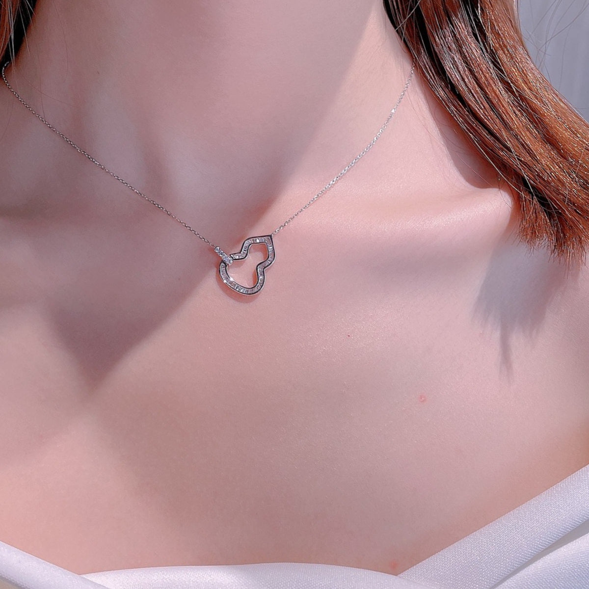 Gransky 18k White Gold Diamond Gourd Shape Pendant Necklace Charm