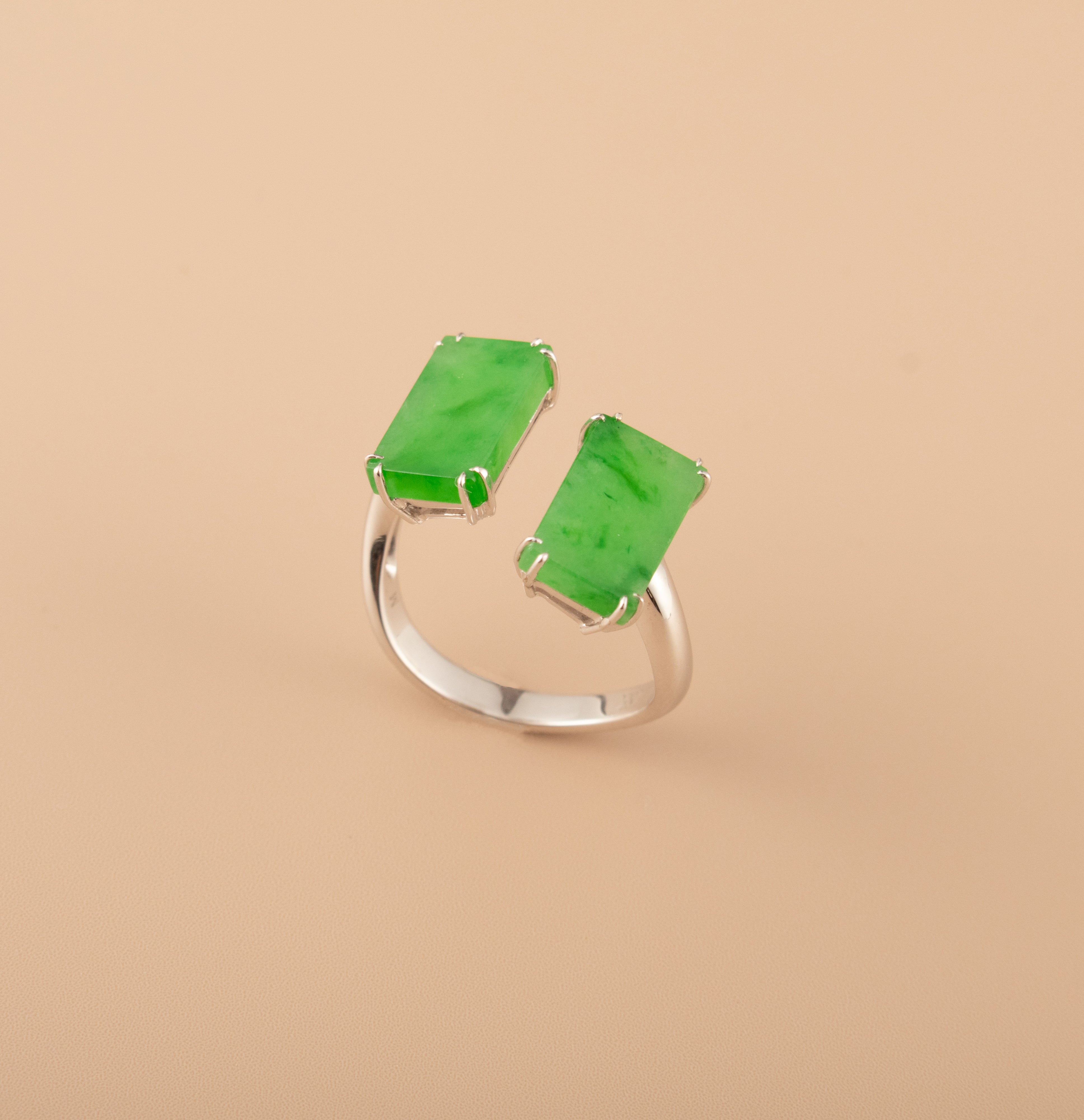 GRANSKY X KATHERINE 18K White Gold Natural Green Jade Bypass Jade Ring