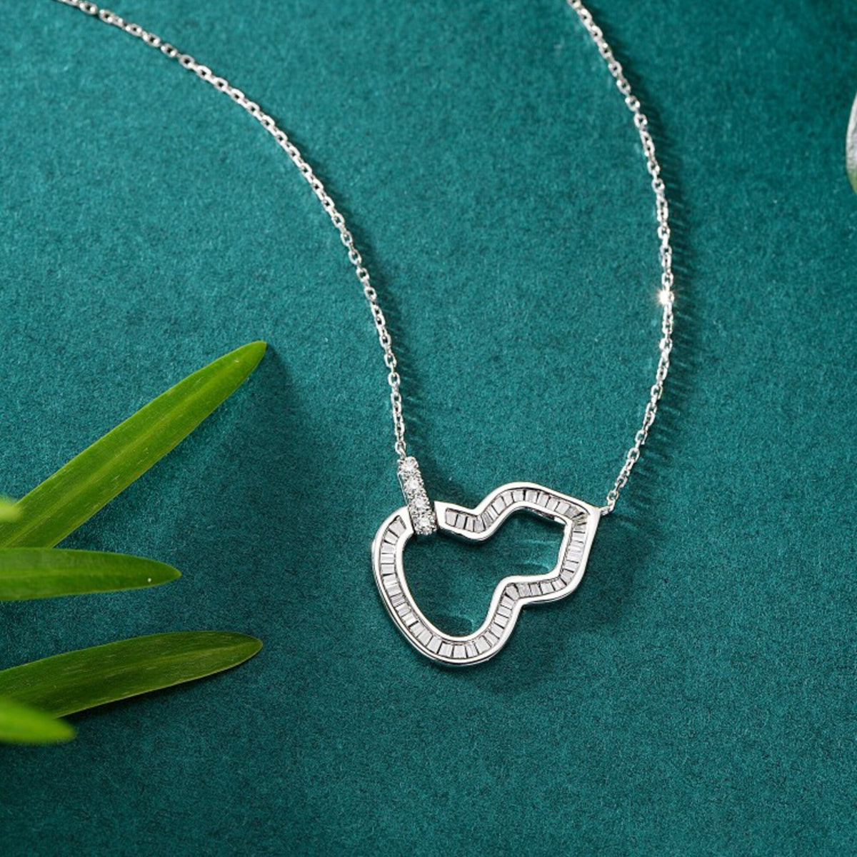 Gransky 18k Gold Diamond Gourd Shape Pendant Necklace Charm Gransky 18k Gold Diamond Gourd Shape Pendant Necklace Charm
